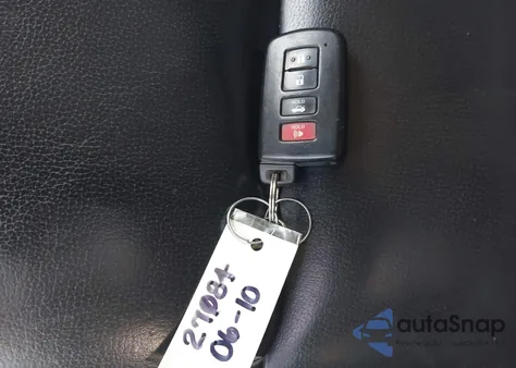 2013 Toyota Avalon Hybrid Xle Touring from USA, damaged, VIN 4T1BD1EB1DU016697